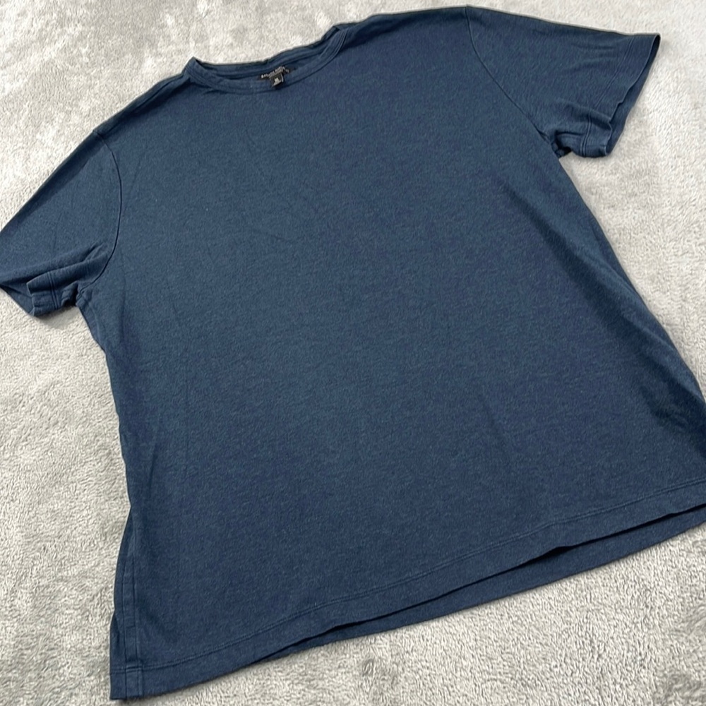 Banana Republic XL Luxury Touch Performance 100% Cotton Blue Short Sleeve TShirt